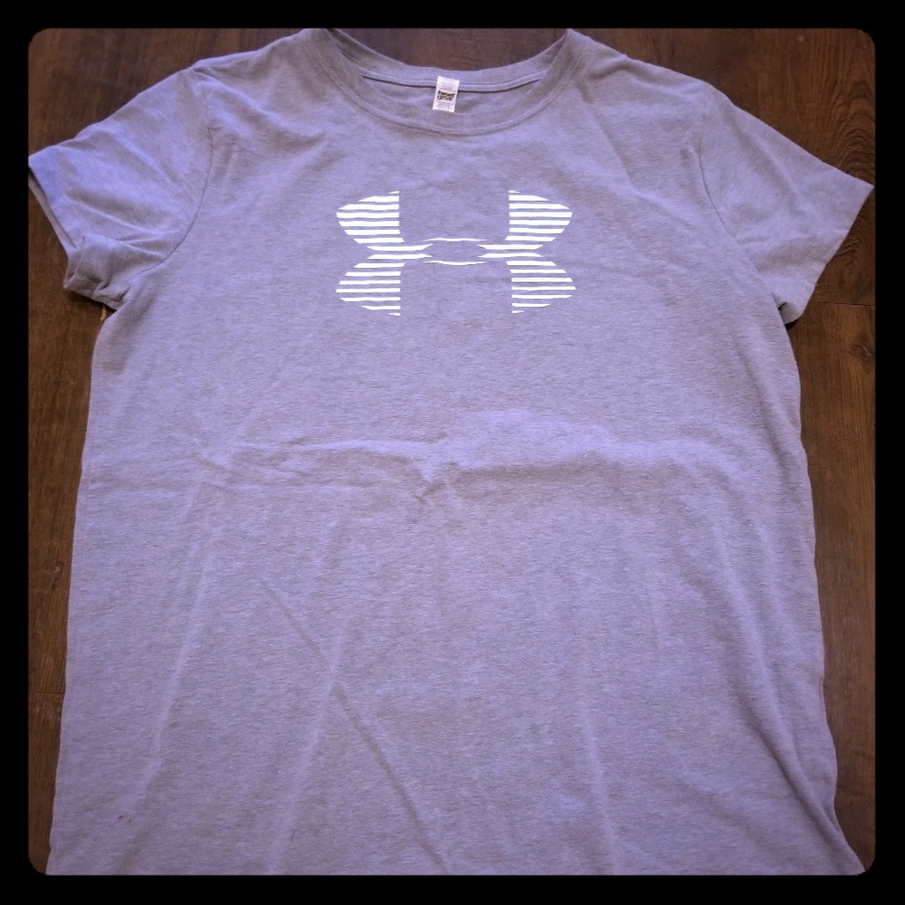 Under Armour tshirt
